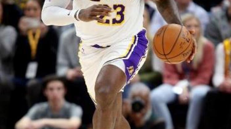 LeBron James leidt Lakers in Atlanta naar zevende zege op rij