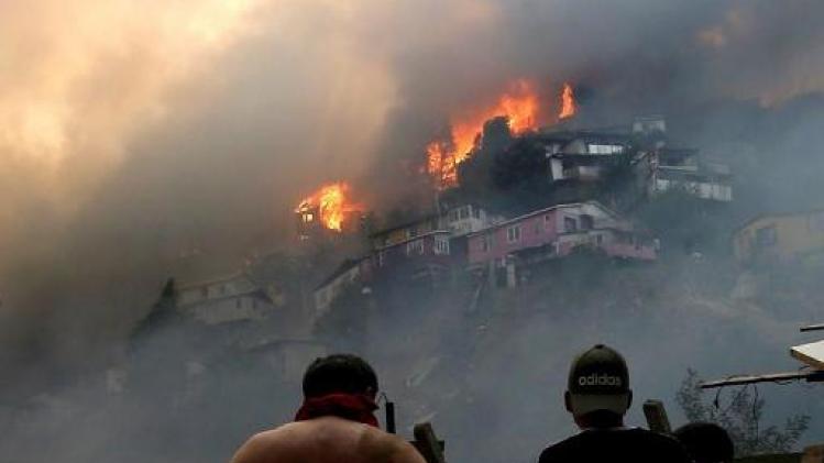 Minstens 120 huizen beschadigd bij zware bosbranden in Chili