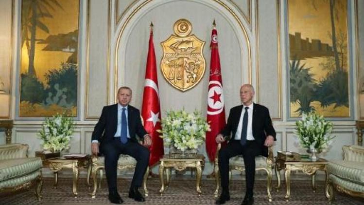 Erdogan brengt verrassingsbezoek aan Tunesië