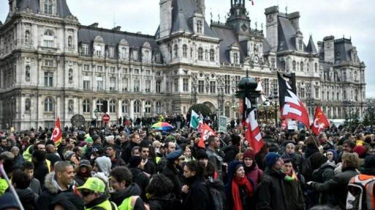 Algemene staking Frankrijk - Treinverkeer verstoord en tal van manifestaties op 24ste dag van algemene staking