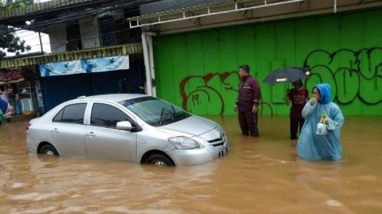 Minstens 21 doden bij zware overstromingen in buurt van Jakarta