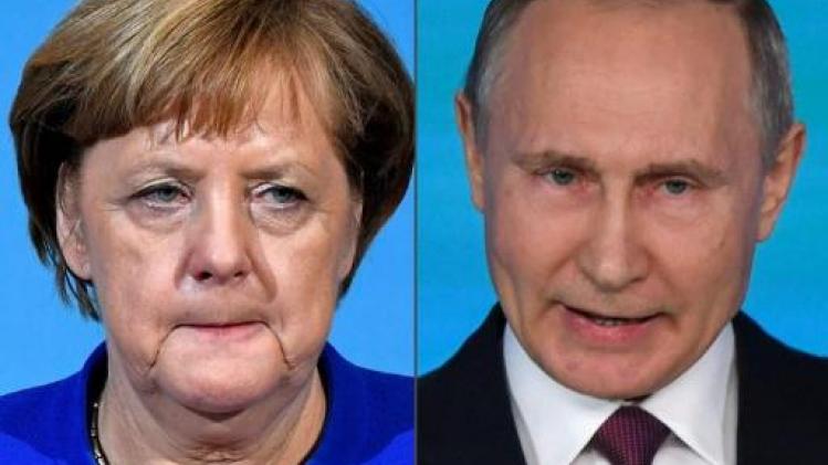 Poetin nodigt Merkel uit voor werkbezoek aan Moskou