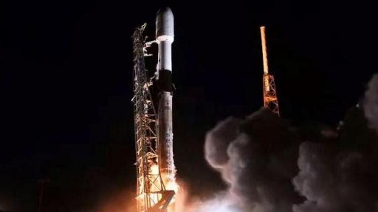 SpaceX lanceert succesvol zestig telecomsatellieten tegelijk