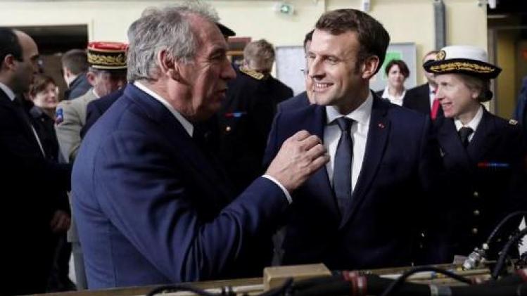 Franse president Macron blijft pensioenhervoming verdedigen