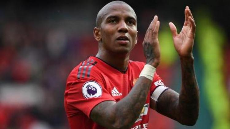 Serie A - Ashley Young ruilt Manchester United voor Inter