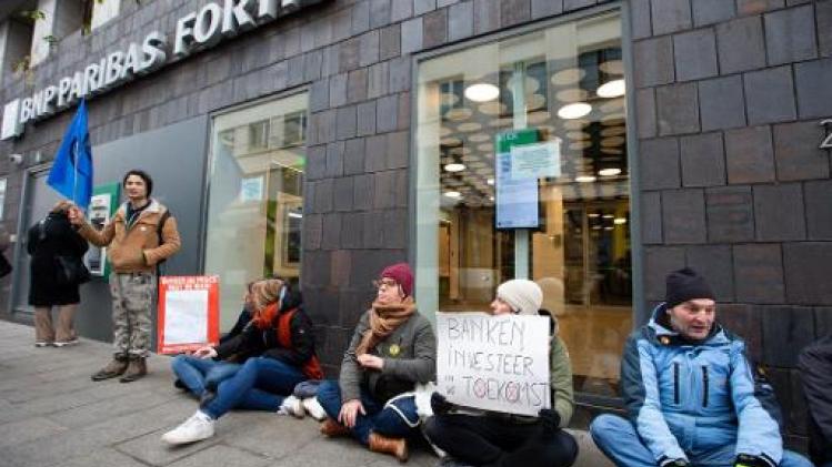 Klimaatactivisten van Extinction Rebellion voeren in Gent actie tegen grootbanken