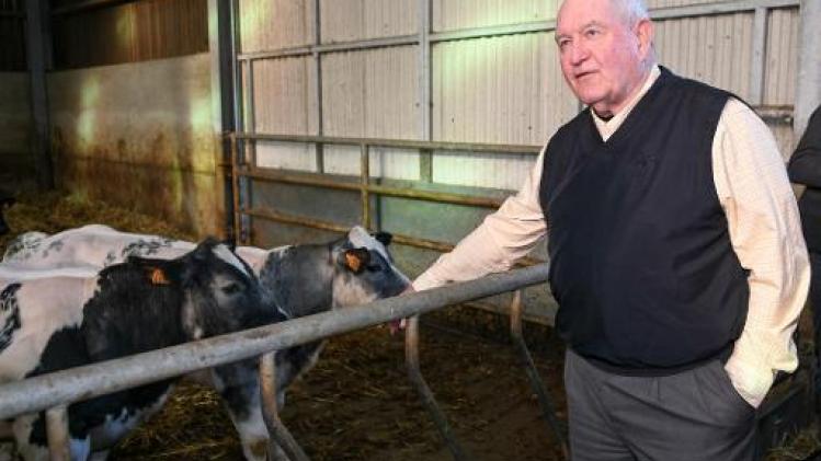 Amerikaanse minister van Landbouw bezoekt Waalse koeien