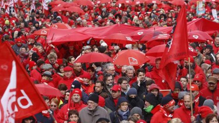 Duizenden leden van ABVV starten manifestatie voor sterke sociale zekerheid