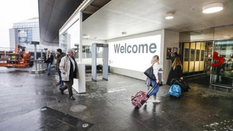 Mogelijk besmette passagiers op Brussels Airport blijken na medische controle safe