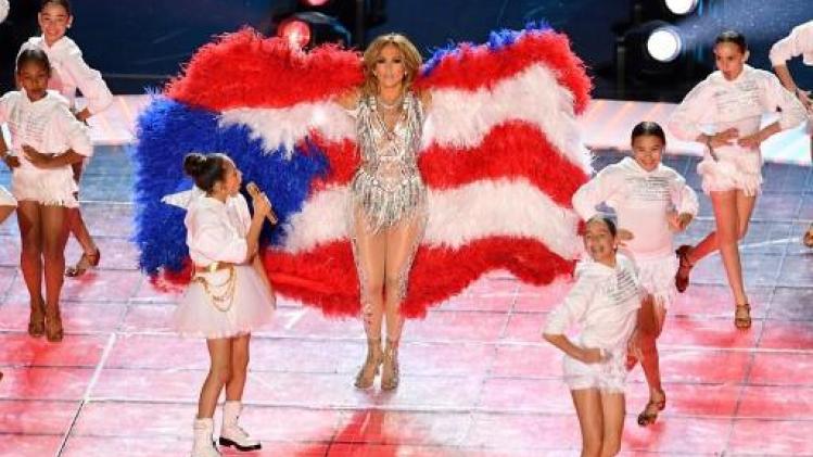 Super Bowl - Jennifer Lopez en Shakira geven exu­be­rante show tijdens halftime
