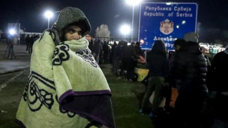 Hongarije heropent grenspost na betoging van migranten
