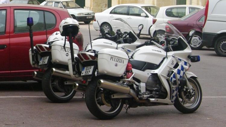 Police_motorcycle_in_Malta