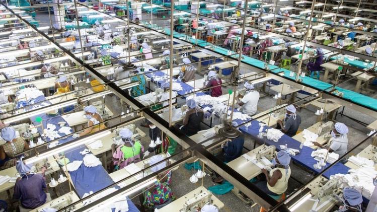 Hallucinant: arbeider besmet 533 mensen met coronavirus in fabriek