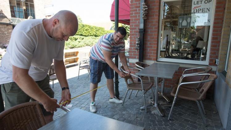 Nederlandse cafés en restaurants openen de deuren