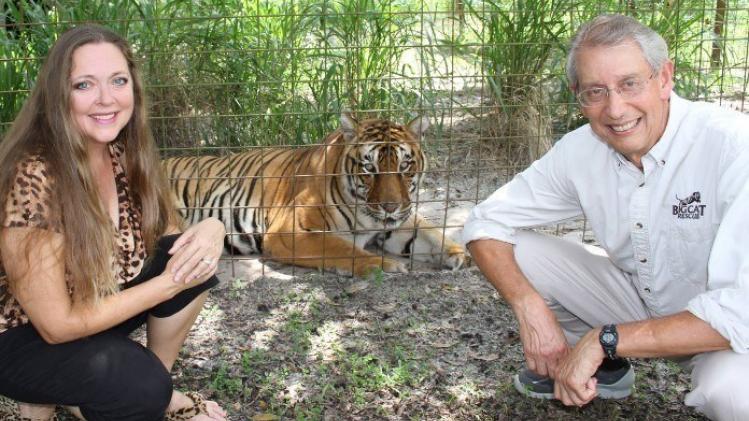 Joe Exotic verliest zijn zoo aan aartsrivaal Carole Baskin