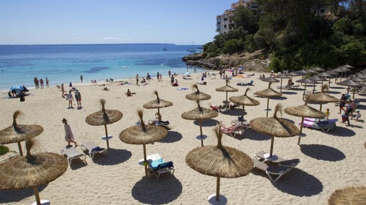 Ibiza en Mallorca verplichten mondmasker overal... behalve op het strand