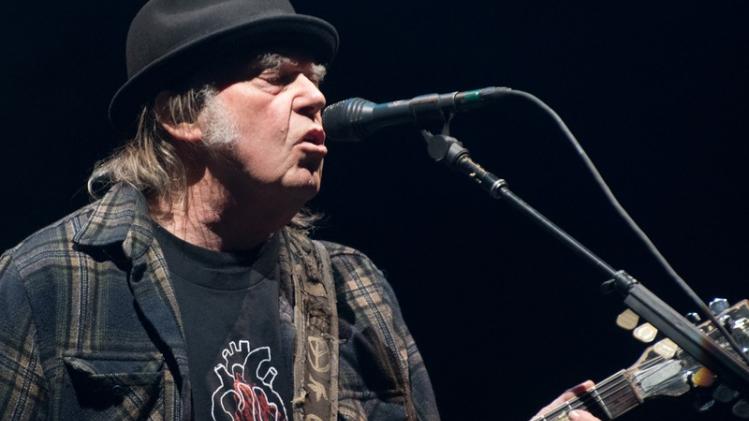 Neil Young to sue Trump over campaign songs