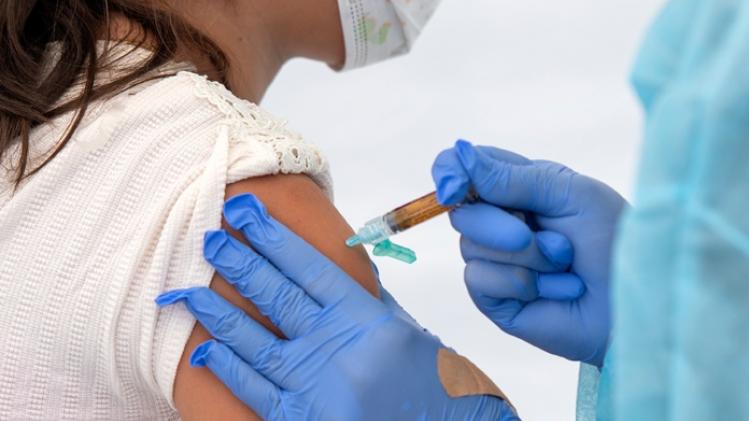 Ontwikkeling van coronavaccin tijdelijk stilgelegd na "onverklaarbare ziekte" van proefpersoon