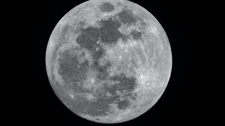NASA doet fantastische ontdekking: er is water op de maan