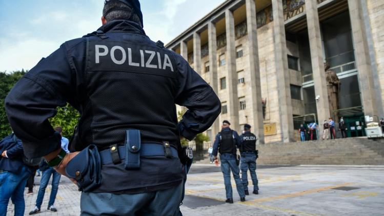 Italiaanse politie zoekt bankovervallers die via walgelijke weg ontsnapten