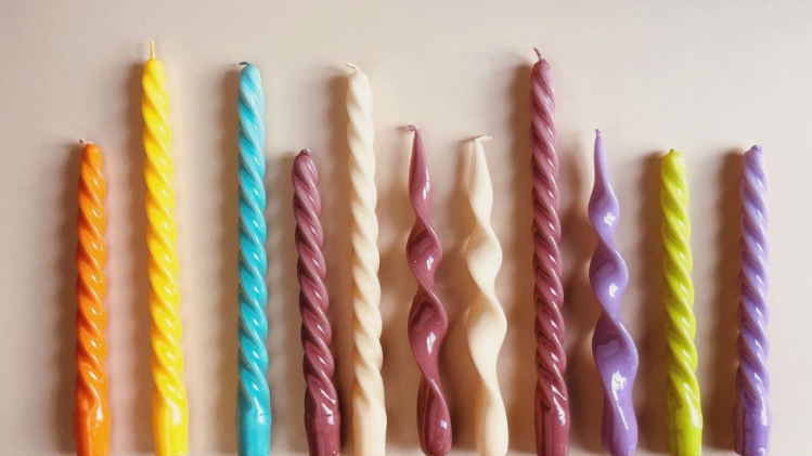 DIY. Zo maak je zelf de gedraaide kaarsen die je overal ziet op Instagram