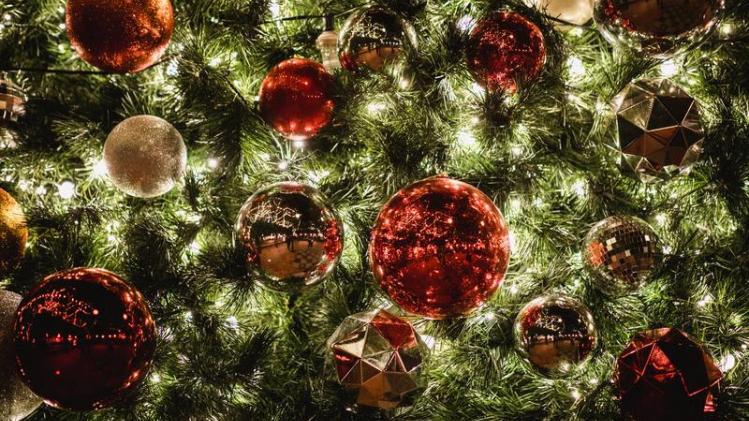 De kerstboom voor Sinterklaas al opzetten? Dit zegt de etiquette-expert