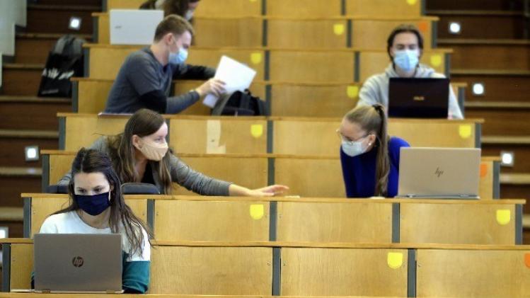 Vlaamse universiteiten en hogescholen blijven tot eind februari in code rood: "Iedere vorm van perspectief valt weg"