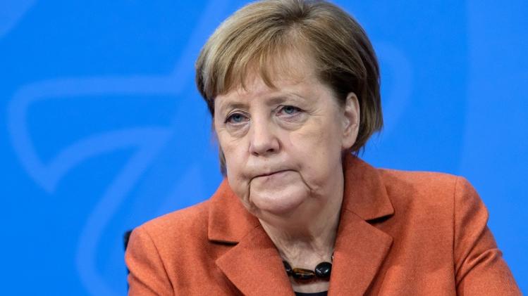 Duitsland gaat in harde lockdown vanaf 16 december. Dat zijn bondskanselier Angela Merkel en de deelstaten zondag overeengekomen. De lockdown gaat in op 16 december en duurt tot 10 januari.
