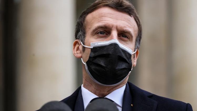 Franse president Macron test positief op COVID-19