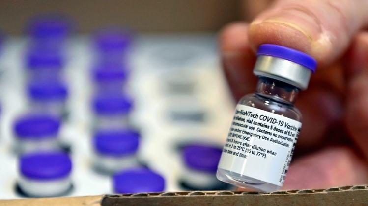 Experts waarschuwen: derde coronagolf kan volledige uitrol vaccinaties bemoeilijken