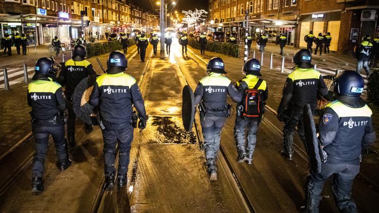 NETHERLANDS-HEALTH-VIRUS-DEMO-CURFEW