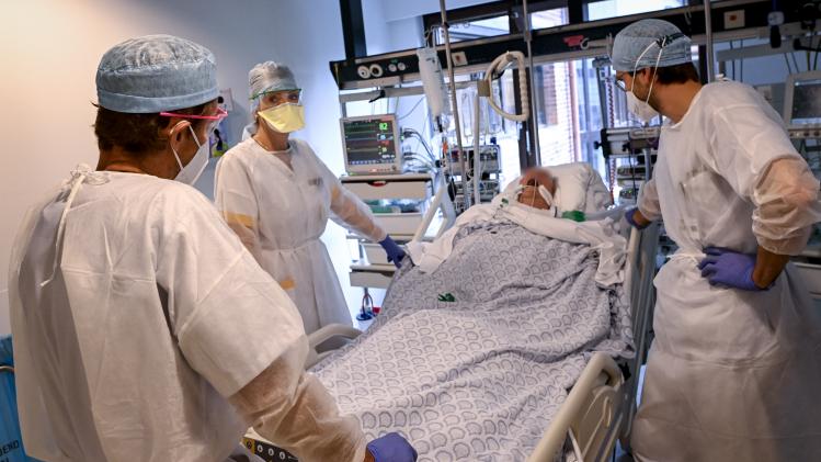 Ziekenhuizen moeten opnieuw opschalen: 60 procent bedden op intensieve zorg voor COVID-patiënten