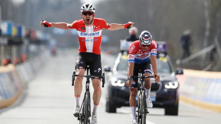 Kasper Asgreen zet "zwaar ontgoochelde" Mathieu van der Poel op zijn plaats in Ronde