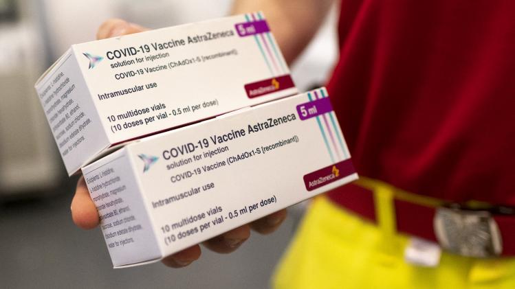 Denemarken stopt volledig met AstraZeneca en schort gebruik Johnson & Johnson-vaccin op