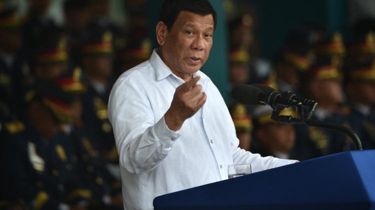 De Filipijnse president Rodrigo Duterte heeft de politie opdracht gegeven mensen op te pakken die hun mondmasker niet correct dragen