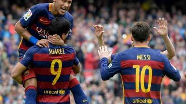 Primera Division - Luis Suarez bezorgt Barcelona tweede titel op rij