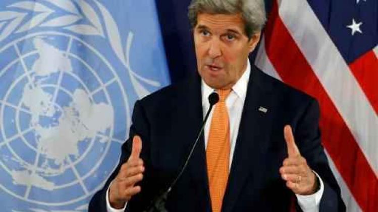 Kerry belooft belegerde Syrische steden voedselhulp via de lucht