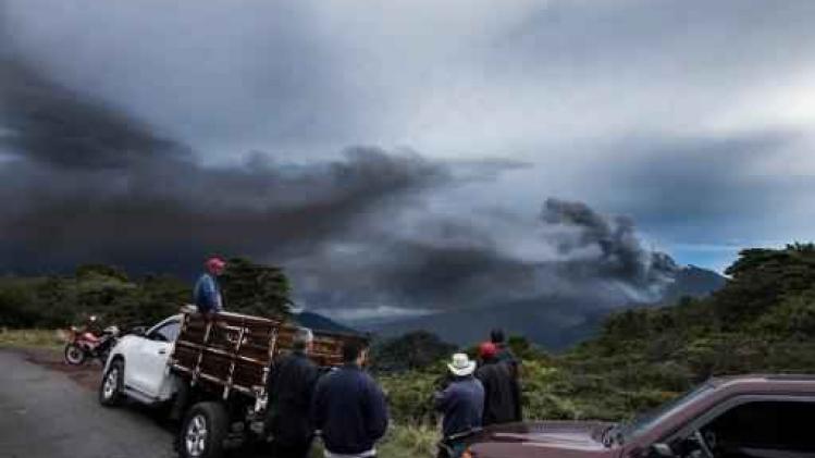Vulkaan spuwt as in Costa Rica