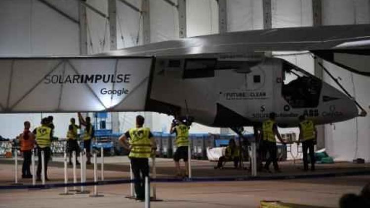 Zonnevliegtuig Solar Impulse 2 zet tocht rond de wereld voort in Oklahoma