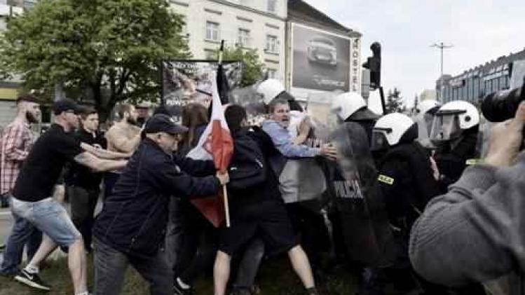 Hooligans vallen LGBT-mars aan in Polen