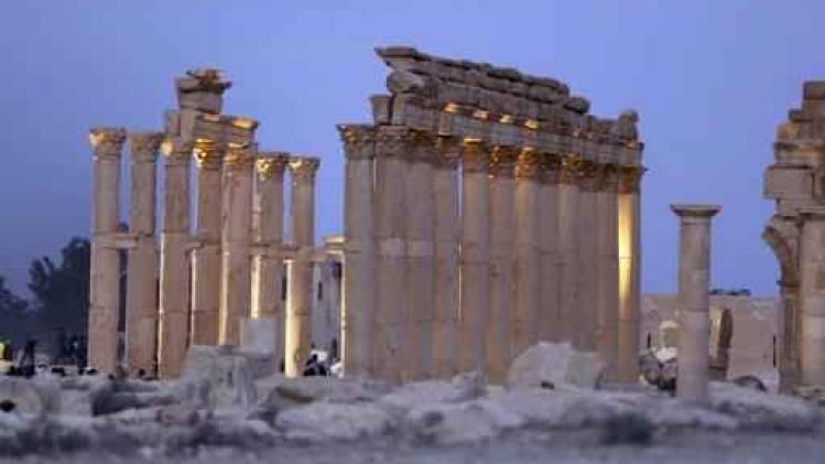 Syrisch leger ontdekt massagraf met 65 lijken in Palmyra