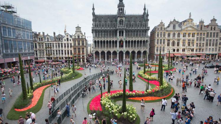 BELGIUM BRUSSELS CITY HALL GRAND-PLACE FLOWERTIME 2015