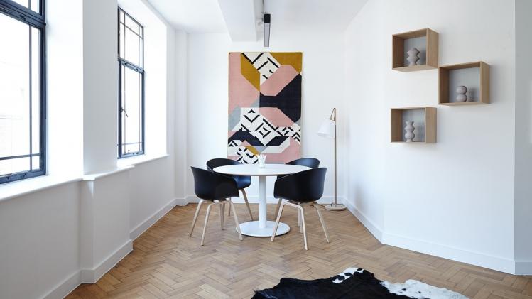chairs-2181968_1280.jpg