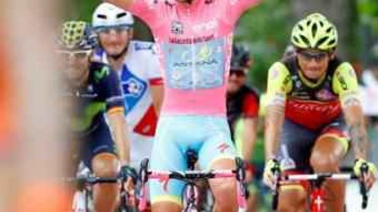Arndt pakt slotrit Giro na diskwalificatie Nizzolo