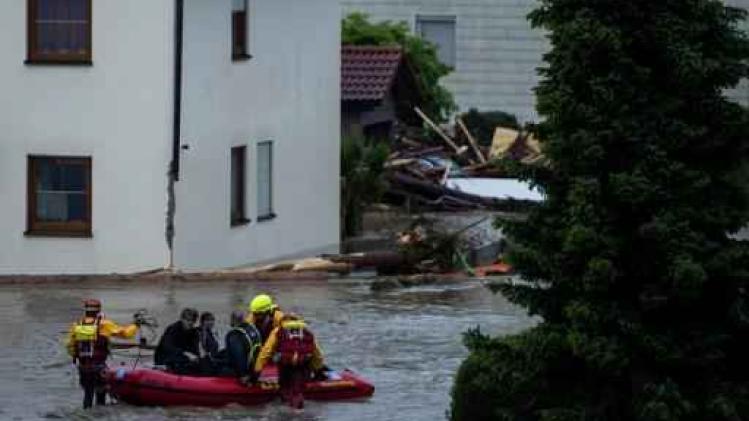 Duikers bergen drie doden in overstroomd gebied in Neder-Beieren
