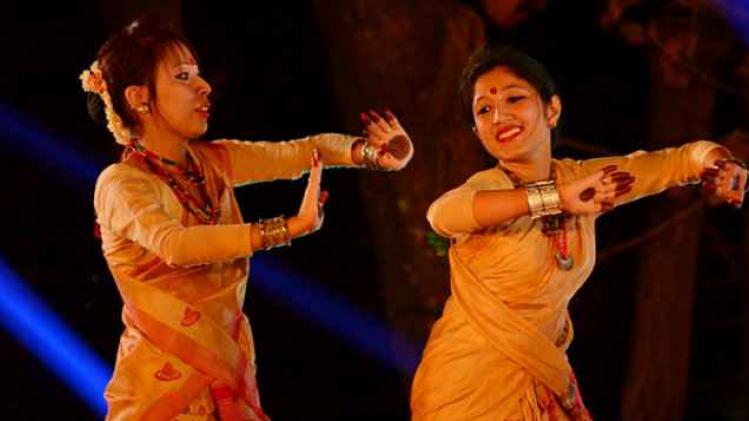Bihu_dancers_at_Rongali_Bihu_celebration_in_Bangalore_(photo_-_Jim_Ankan_Deka) 1