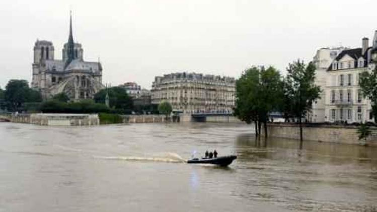 Parijs zet zit schrap voor verdere stijging waterpeil Seine