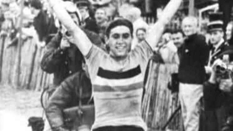 Eddy Merckx huldigt twee nieuwe fietsroutes in vanuit geboortedorp Meensel-Kiezegem