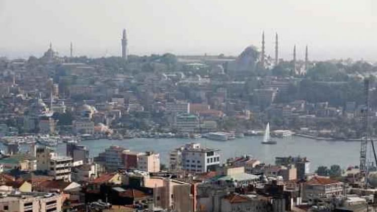 Bomaanslag tegen politiebus in Istanboel