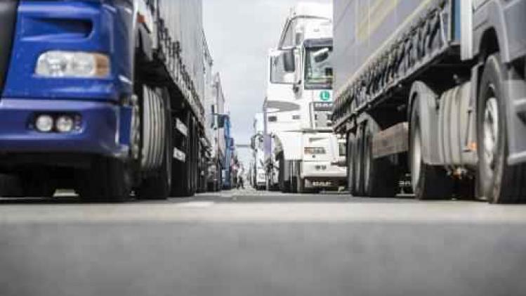 Vrachtwagenchauffeurs blokkeren N50 ter hoogte van Froyennes